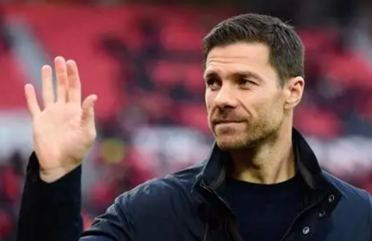 巴斯克斯谈欧冠赛前展望与阿隆索下课：专注当下，正视豪门变革