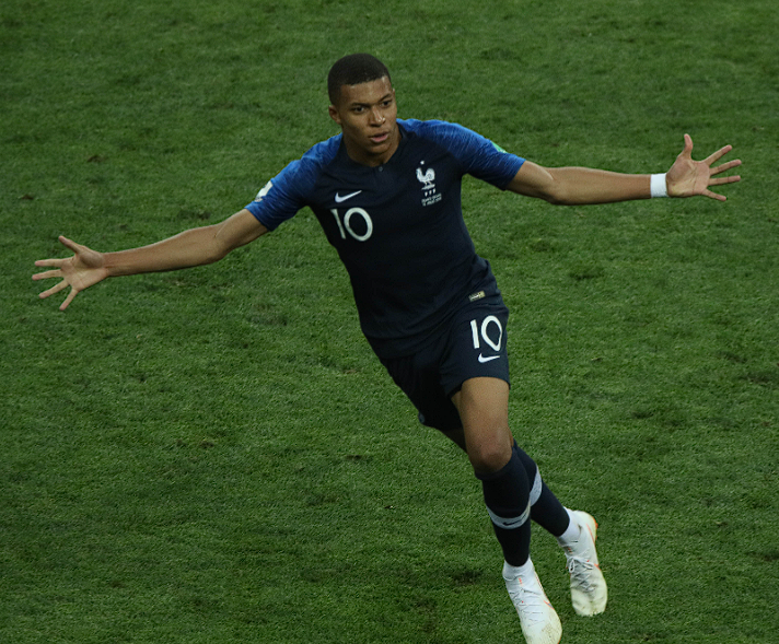 <a href='/news/tag/286.html' style='color: blue;'>皇马</a>欧冠迎战本菲卡：姆巴佩伤缺，进球纪录与赛程前景分析